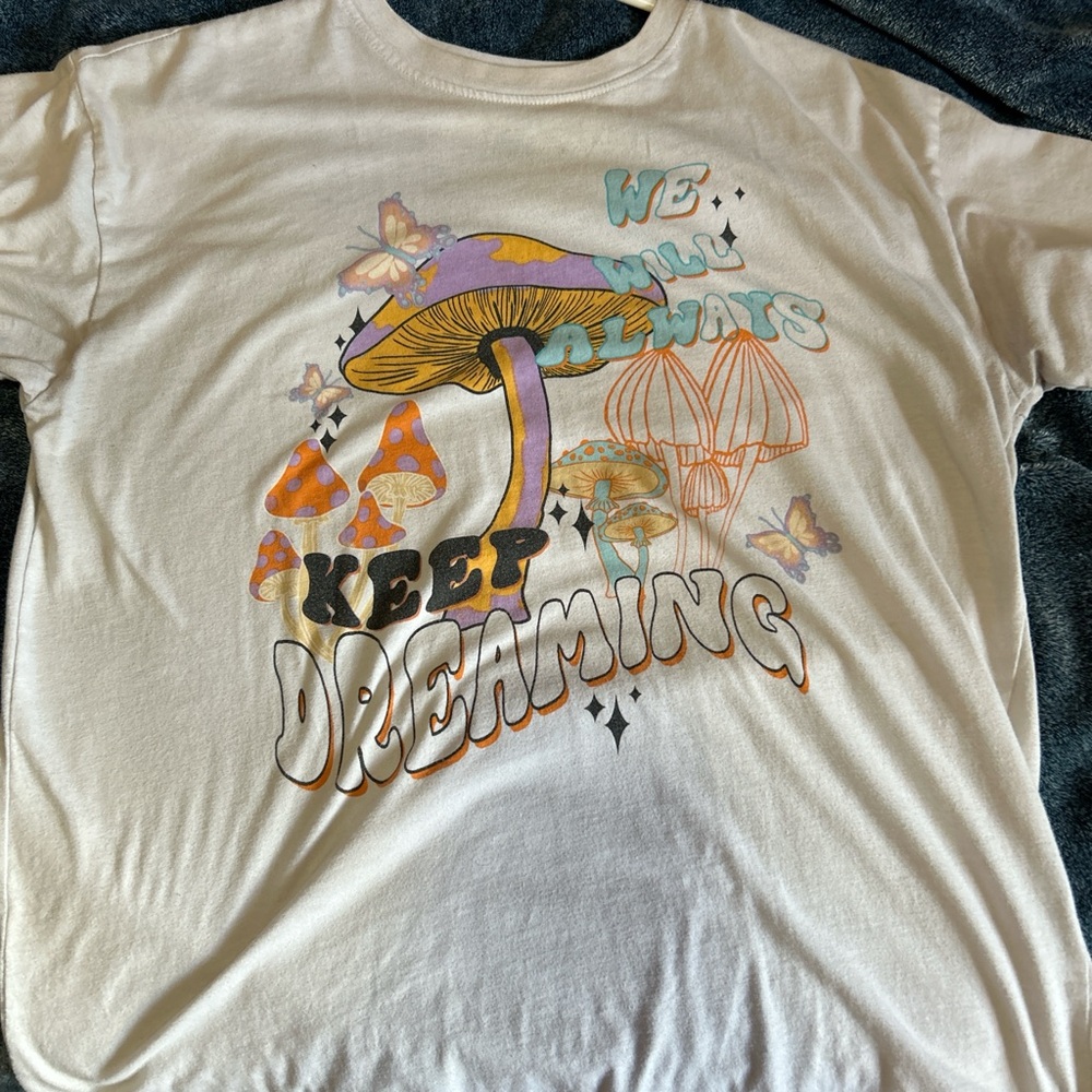 Wallflower mushroom t-shirt size medium